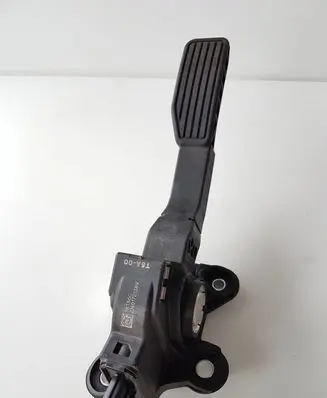 Honda HR-V Accelerator throttle pedal 21401721389 18136C