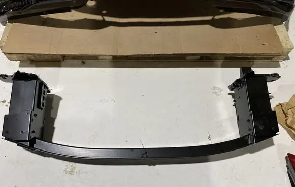 Volvo XC40 Front bumper cross member 32377486