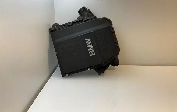 BMW 7 F01 F02 F03 F04 Air filter box 7600031