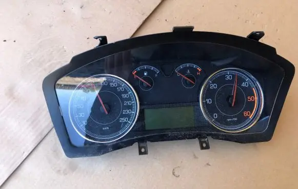 Fiat Croma Speedometer (instrument cluster) 51809897