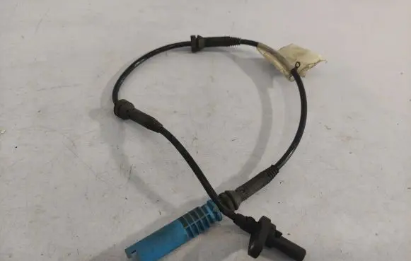 BMW 5 E60 E61 ABS brake wheel speed sensor 6771702