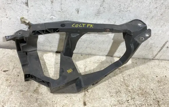 Mitsubishi Colt Headlight/headlamp mounting bracket Mn105059