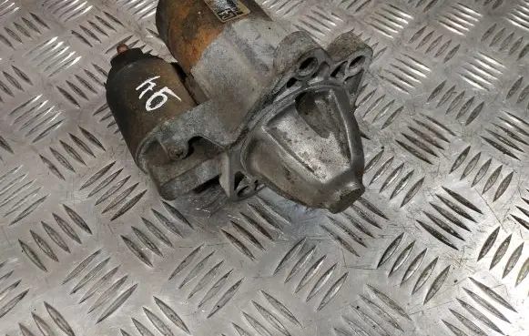 Mazda 3 I Starter motor D4ZJ01 M000T91381