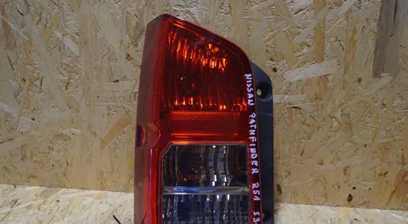 Nissan Pathfinder R51 Rear/tail lights 22016550
