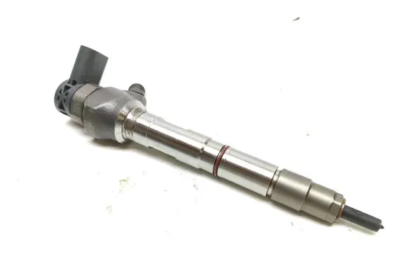 Audi A4 S4 B8 8K Fuel injector 04l130277ad