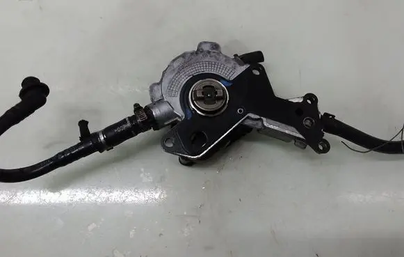 Ford Galaxy Vacuum pump 038145209E