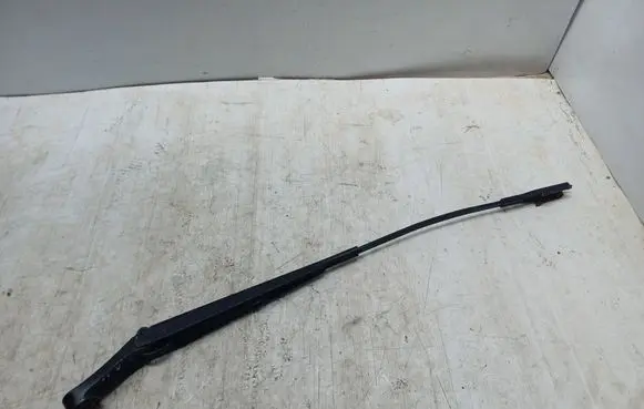 Opel Zafira B Front wiper blade arm 13145563