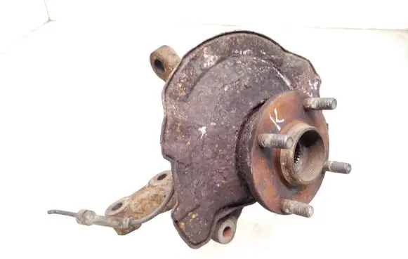 Suzuki Swift I Front wheel hub spindle knuckle