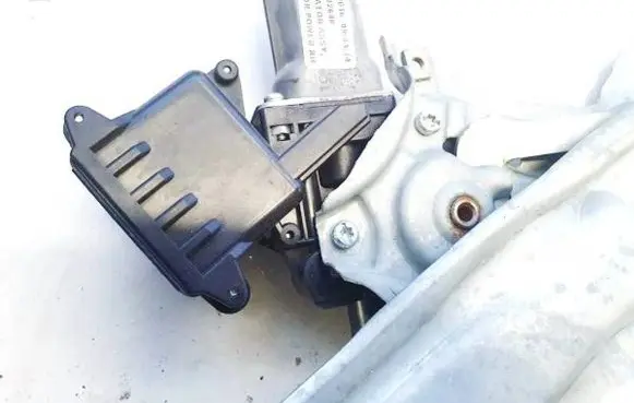Toyota Corolla E160 E170 Rear door window regulator motor 8572002550 85720-02550
