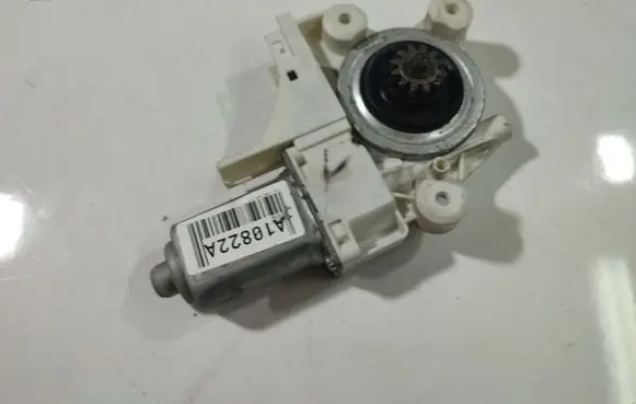 Ford Focus C-MAX Front door window regulator motor 