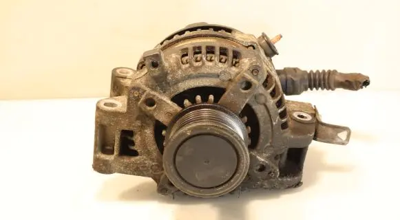 Toyota Avensis T250 Generator/alternator 27060-0G011