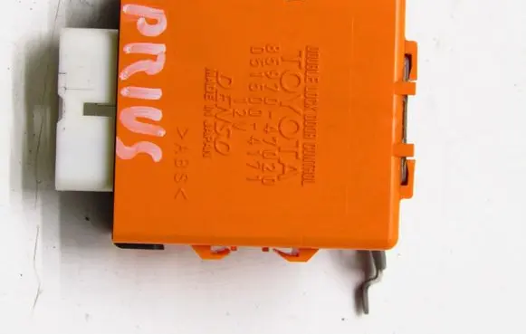 Toyota Prius (XW30) Door central lock control unit/module 85970-47020