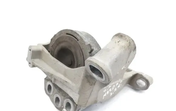 Mazda 3 II Engine mount bracket