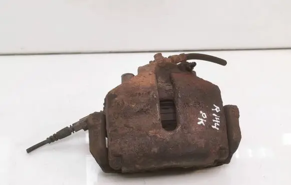 Volkswagen PASSAT B6 Front brake caliper