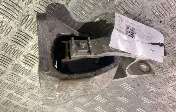 Volvo XC60 Engine mount bracket 31480564 31339951