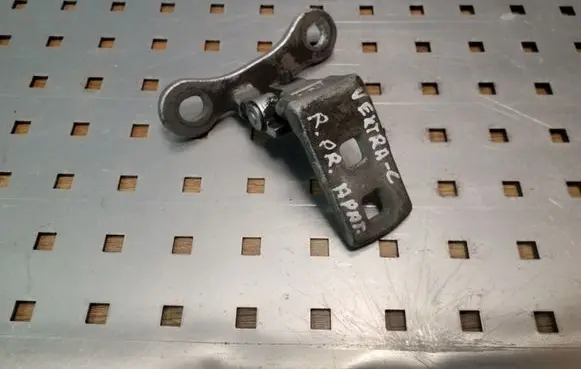 Opel Vectra C Front door lower hinge 