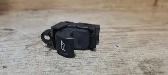 Volvo V70 Electric window control switch 30773272