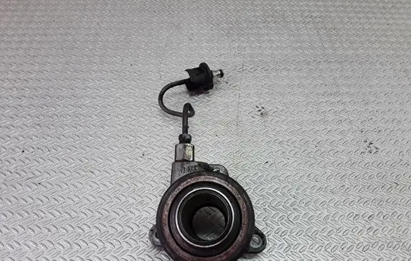 Clutch slave cylinder