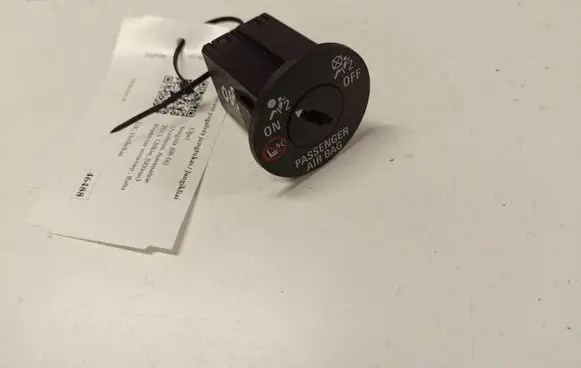 Passenger airbag on/off switch