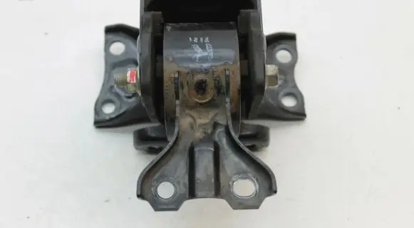Mitsubishi ASX Engine mount bracket