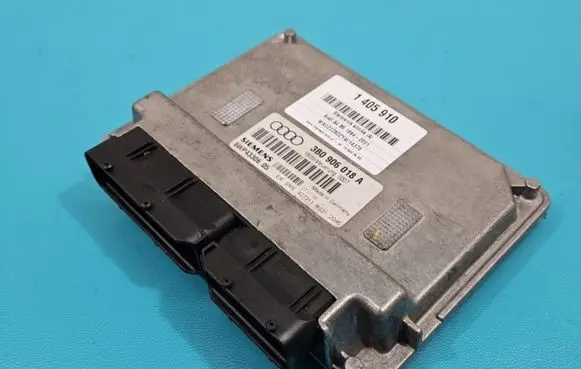 Audi A4 S4 B5 8D Engine control unit/module ECU 3B0906018A IMPRK1405910
