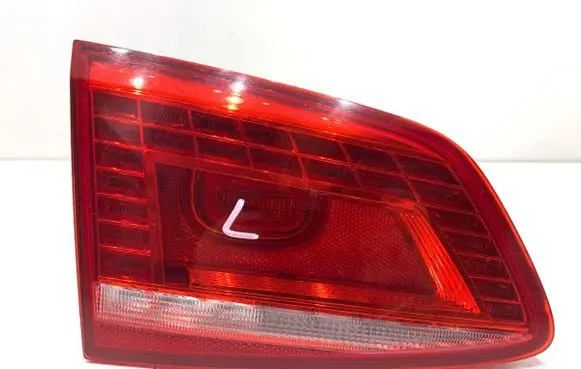 Volkswagen PASSAT B7 Rear/tail lights