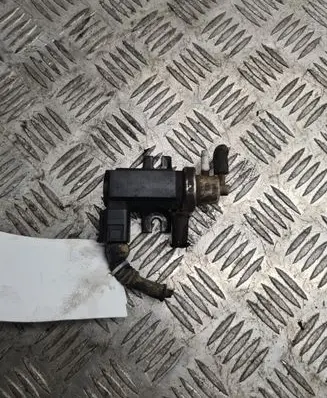 Volkswagen Golf IV Turbo solenoid valve 1J0906627A