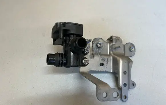 Mercedes-Benz EQA Electric auxiliary coolant/water pump A0005061400