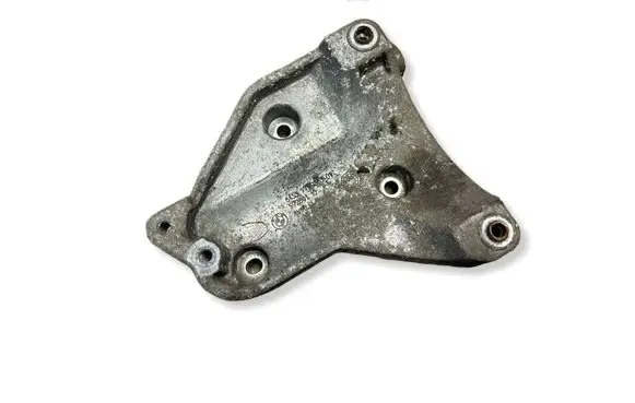 BMW X5 E70 A/C compressor mount bracket 7799863 59280110