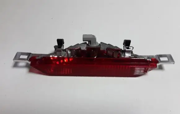 Toyota Corolla E120 E130 Third/center stoplight E111675