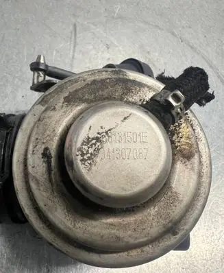 Volkswagen Golf V EGR valve 058131501E
