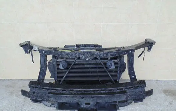 Jeep Grand Cherokee Radiator support slam panel