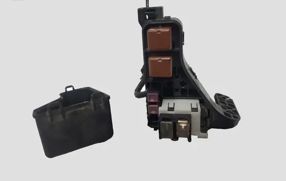 Toyota Corolla Verso E121 Fuse module
