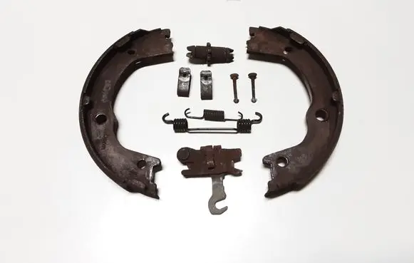 SsangYong Tivoli Handbrake/parking brake pads 