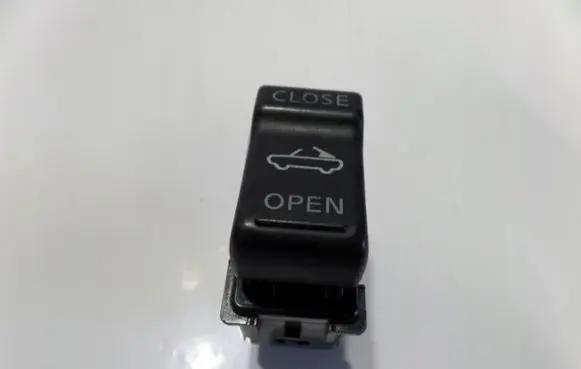 Nissan Micra Tailgate/trunk/boot open switch K12MIC