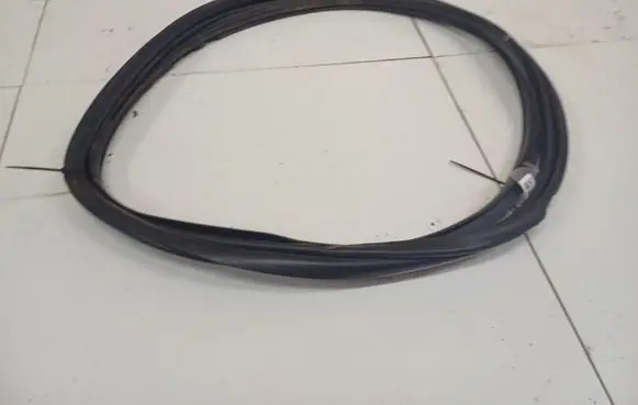 Mitsubishi Endeavor Rubber seal rear door 