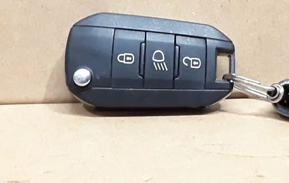 Peugeot 308 Ignition key/card 9674001080 2013DM0113