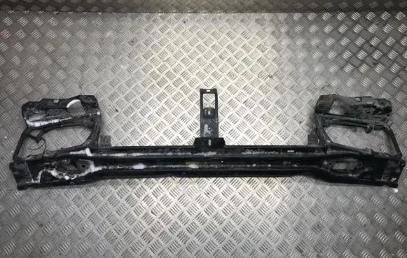 Renault Laguna I Radiator support slam panel
