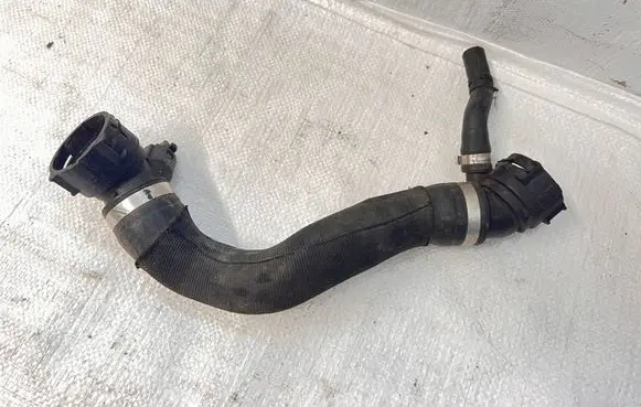 BMW 5 F10 F11 Engine coolant pipe/hose 7575427