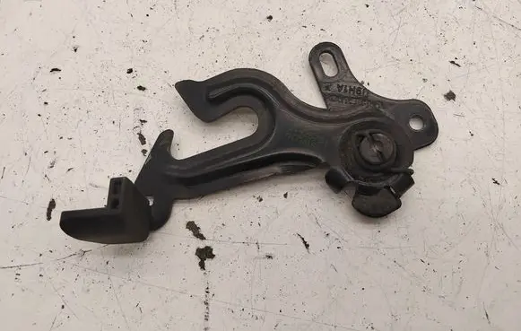 Volvo V60 Engine bonnet (hood) release handle 31425791