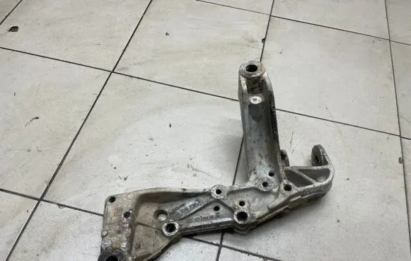 Skoda Octavia Mk2 (1Z) Front lower control arm/wishbone 1K0199295E