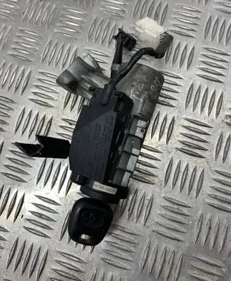 Toyota Avensis T220 Ignition lock 45020052 8978005020