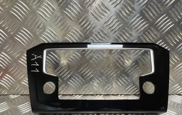 Volkswagen PASSAT B8 Radio/GPS head unit trim 3G2858069E