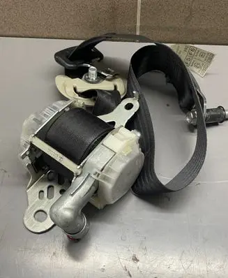 Subaru Legacy Front seatbelt 7S1610P 011183 0438128