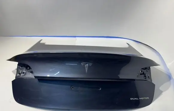 Tesla Model 3 Tailgate/trunk/boot lid