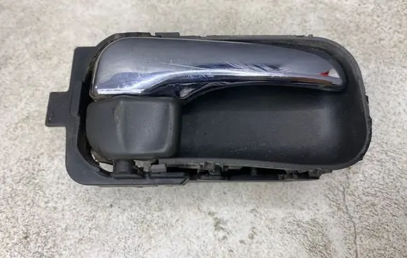 Nissan X-Trail T30 Rear door interior handle