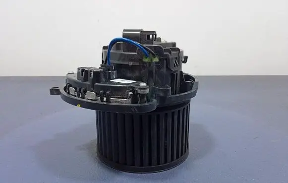 Renault Megane I Heater fan/blower T69963A