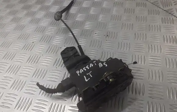 Nissan Primera Rear door lock