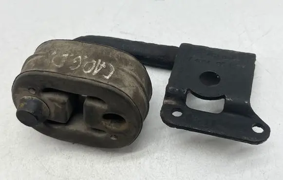 Volkswagen Caddy Muffler mount bracket/holder 8D0253147