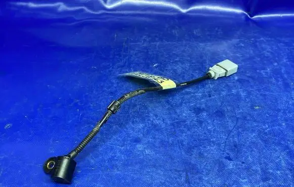 Volkswagen PASSAT CC Camshaft position sensor 03L906433